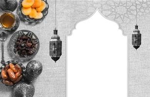 árabe Comida e uma branco quadro, Armação com árabe text.a fundo para Ramadã. social meios de comunicação Postagens .muçulmano piedosos mês Ramadã kareem .Ramadã Mubarak lindo cumprimento cartão foto