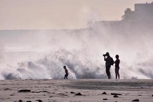 enormes ondas do mar foto