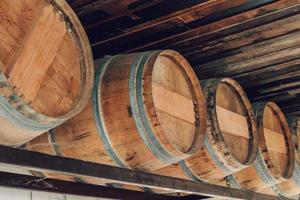 Castanho de madeira carvalho do vinho tanque e fermentação, agricultura produtos armazenar. foto