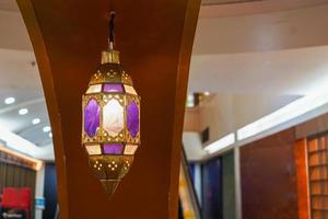 árabe lanterna do Ramadã celebração, islâmico enfeite foto