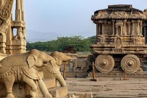 vijaya vitthala têmpora dentro hampi é Está a maioria icônico monumento foto