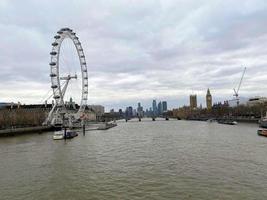 Londres dentro a Reino Unido dentro marcha 2023. uma Visão do a rio Tamisa às Westminster foto