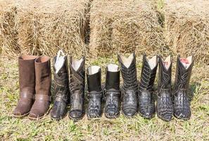 botas de couro de caubói de crocodilo foto