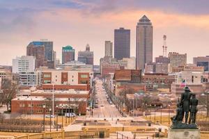 des Moines iowa skyline nos eua foto