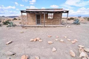 abandonado estruturas dentro a deserto foto