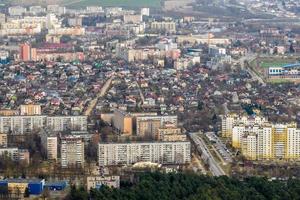 vista panorâmica aérea da área residencial de arranha-céus foto