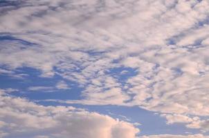 lindo céu nublado foto