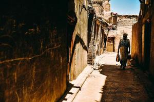 a dilapidado e de longa data folk casas em tem espaço dentro Kashgar, Xinjiang foto