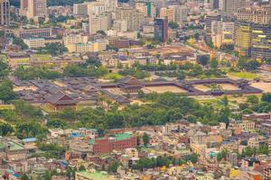 gyeongbokgung Palácio dentro centro da cidade Seul às pôr do sol dentro sul Coréia foto