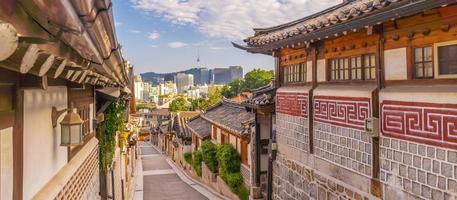 Bukchon hanok Vila com Seul cidade Horizonte, paisagem urbana sul Coréia foto