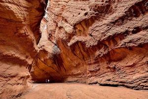 a misterioso grande desfiladeiro do tianshan montanhas foto