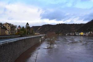 Mosel inundar às kobern gondorf foto