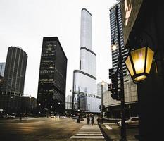 marcha 3 2023. Chicago, illinois. arquitetura e edifícios dentro centro da cidade Chicago às noite. foto