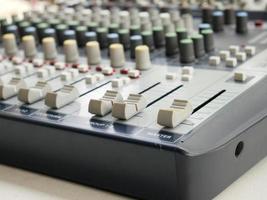 console de mixagem de áudio e som foto