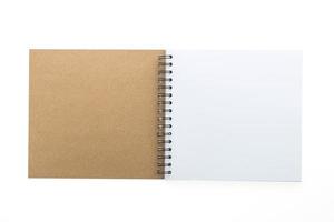 caderno em branco isolado foto