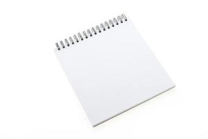 caderno em branco isolado foto