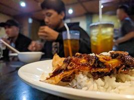 uma fechar acima do Comida dentro restaurante foto