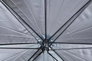 fotografia do aberto cinzento guarda-chuva foto