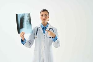 fêmea médico branco casaco raio X saúde hospital foto