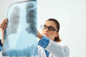 médico profissional radiologista raio X exame foto