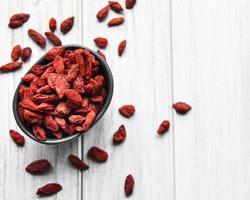 bagas vermelhas secas de goji para uma dieta saudável foto