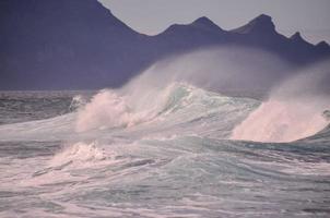 grande mar ondas foto