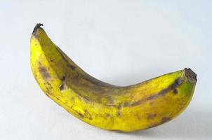 banana isolada em fundo branco foto