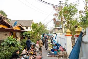 luang prabang Laos , fevereiro 27 2023, luang prabang manhã mercado é uma Maravilhoso Lugar, colocar para encontrar interessante e autêntico Comida. foto
