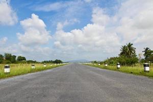 estrada asfalto agente azul céu foto