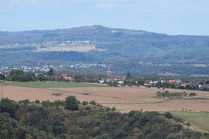 eifel panorama com uma Vila foto