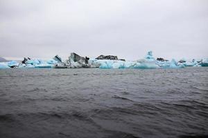 lagoa glaciar na Islândia foto