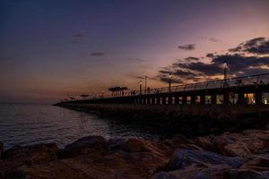 eu pôr do sol panorama do alicante Espanha com cais foto