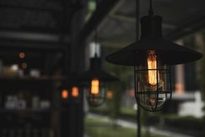 lâmpadas de estilo industrial foto