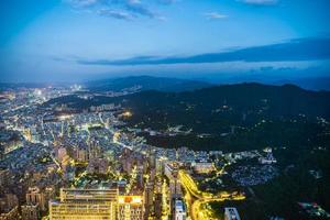 vista da cidade de taipei, taiwan foto