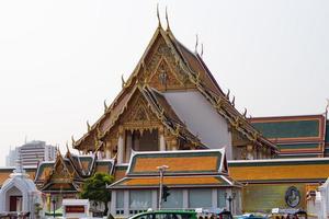 Bangkok, tailândia, 2023. frente Visão do wat suthat então wararam. lindo estilo budista têmpora. foto