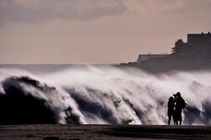 enormes ondas do mar foto