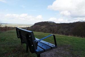 baixo ângulo Visão do local público parque e lindo árvores uma Claro e frio dia do 22 de março de 2023 às luton Cidade do Inglaterra Reino Unido. foto