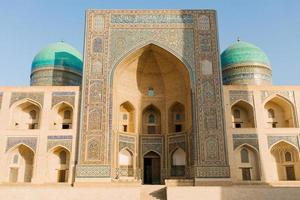 Bucara, Uzbequistão. março de 2022. madrassa árabe miri foto