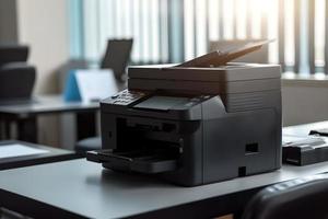 moderno impressora dentro escritório mesa o negócio impressora foto