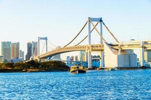 ponte arco-íris na cidade de Tóquio no Japão foto