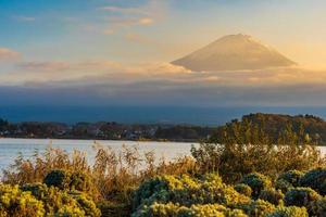 bela paisagem em mt. fuji, japão foto