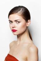 lindo mulher vermelho lábios glamour atraente Veja foto