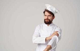 masculino chefe de cozinha cozinhando Comida serviço profissional restaurante foto