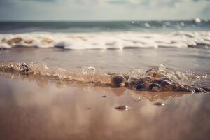 espirrando onda em arenoso costa com espumante brilho do sol em água. generativo ai. foto