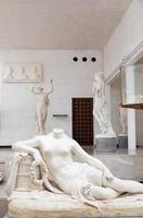 coleção Antonio Canova. esculturas clássicas em mármore branco, galeria de obras-primas foto