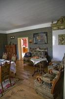 velho elegante histórico nobre quarto dentro uma país mansão casa foto