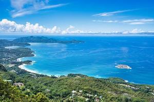 manhã blanc natureza trilha, Visão do touro ilha e indiano oceano, mahe seychelles foto