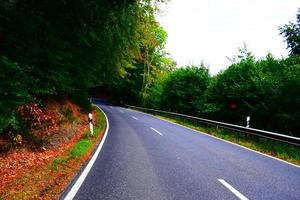país estrada durante outono foto