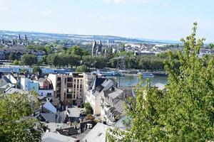 Visão através Coblença e a Rhine a partir de Ehrenbreitstein foto