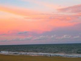 de praia pôr do sol às Virgínia de praia beira-mar foto